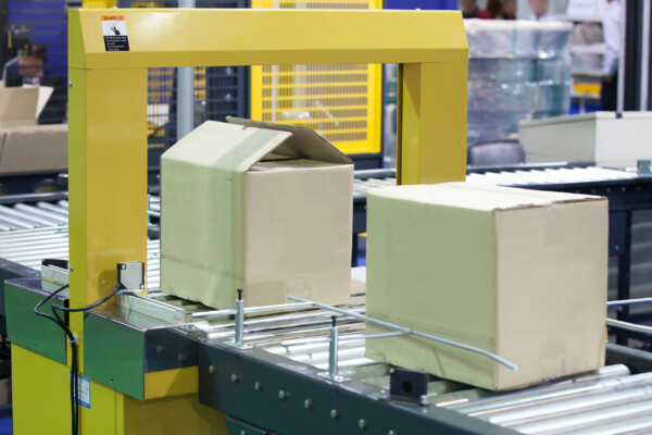 Pressure sensitive hot melt adhesive