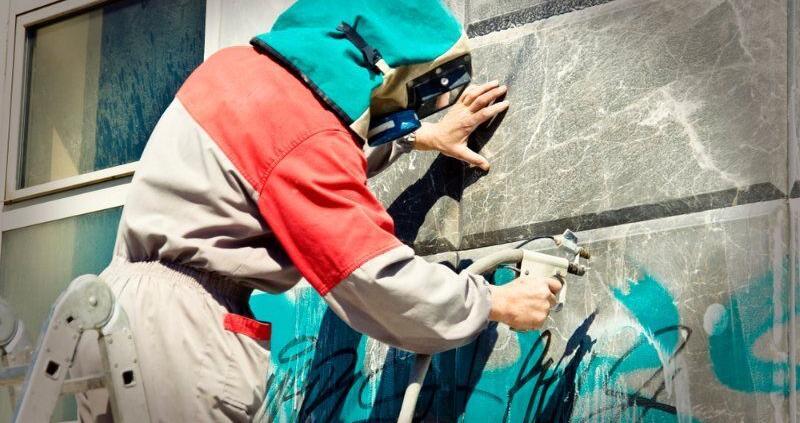 Anti-graffiti coating
